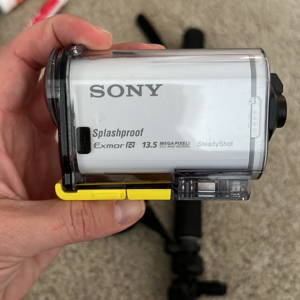 Sony splash proof camera - Picture 2 of 2